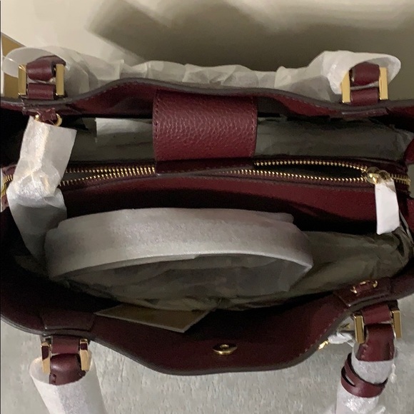 🎉🎉HOST PICK🎉🎉 Michael Kors Kimberly Purse - Picture 2 of 5